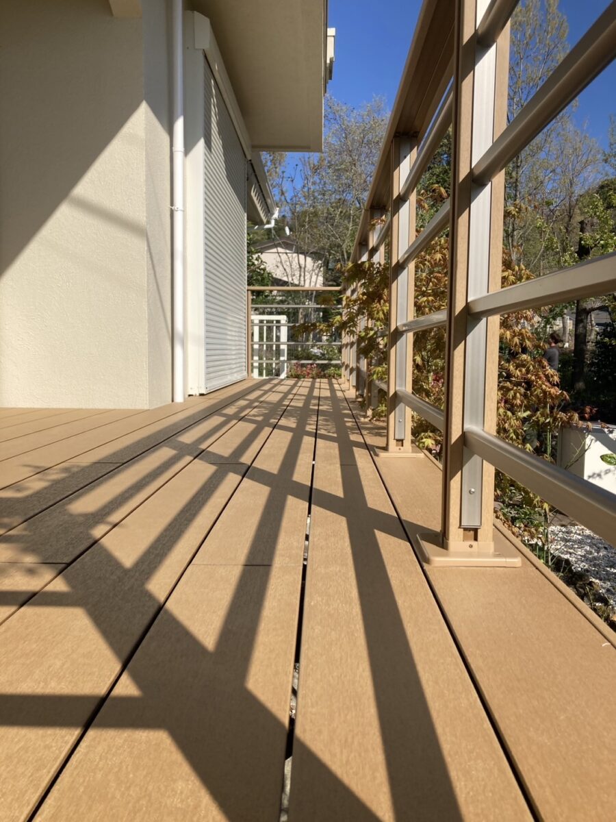 暮らしの質を高めるウッドデッキ ― 樹ら楽ステージ。