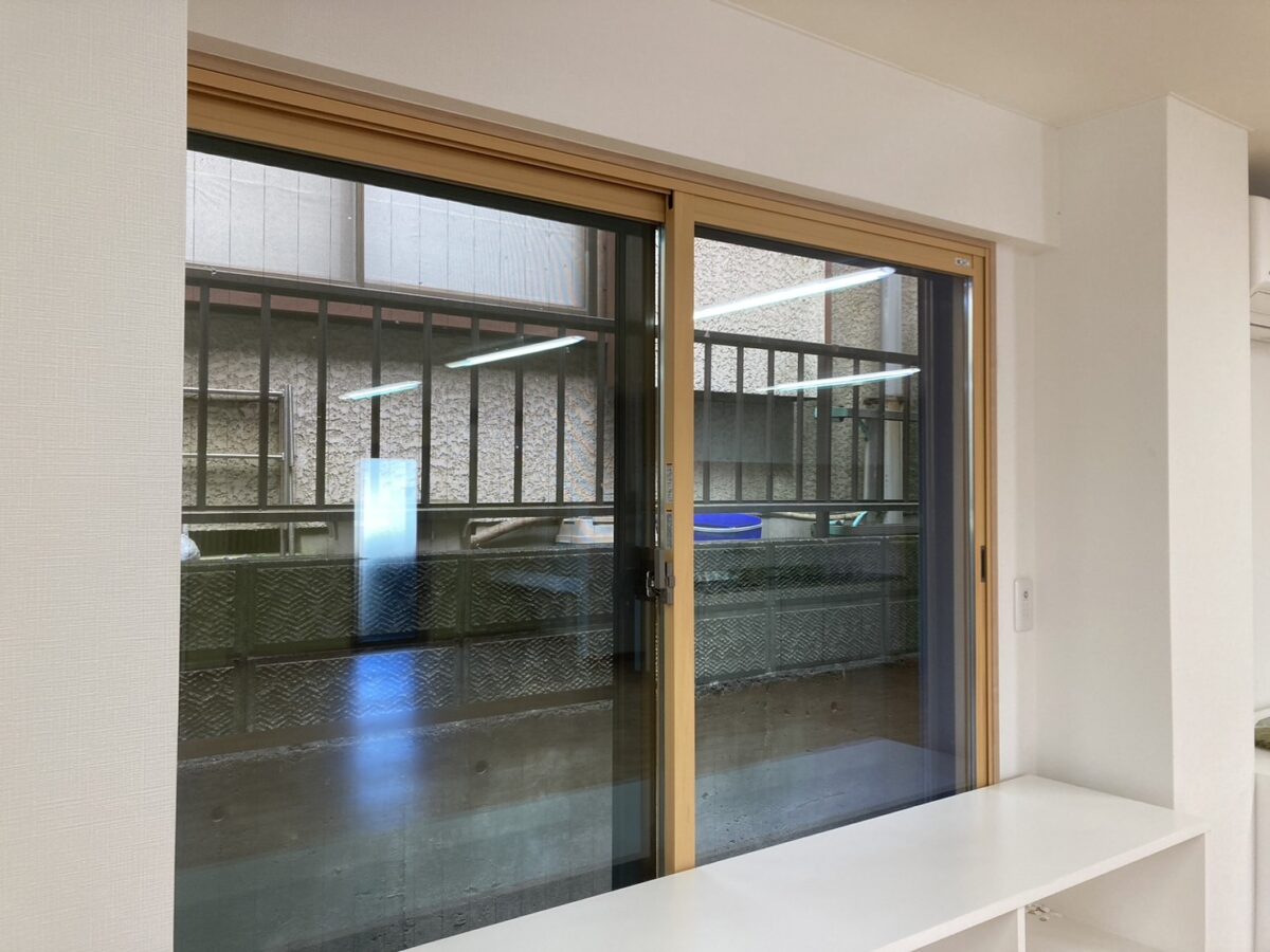 快適さを窓から変える。リクシルのインプラスで暮らしに新しい風を