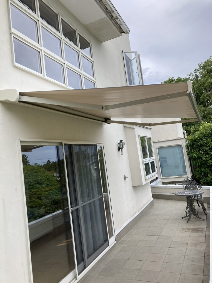 日差しを上手にコントロールして、暮らしに快適な風と影を。