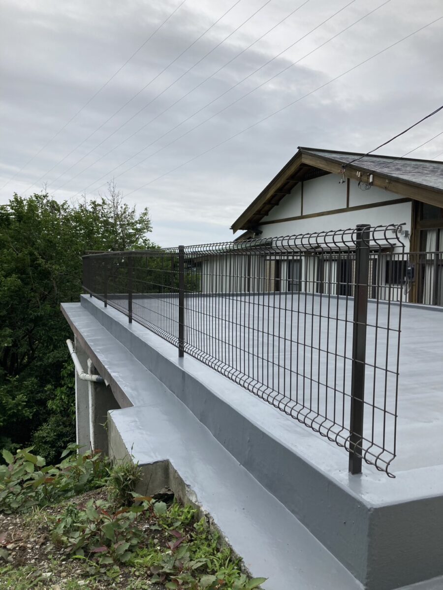 暮らしに寄り添う安心と、美しさを両立するフェンス。