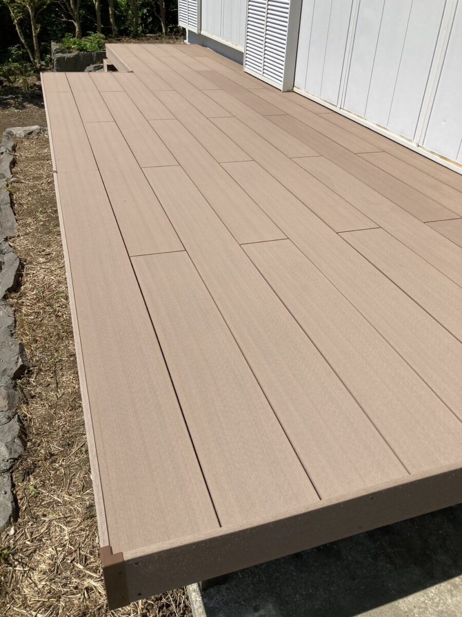 お庭時間がもっと楽しくなる♪「ちょうどいい」ウッドデッキで暮らしにゆとりを。