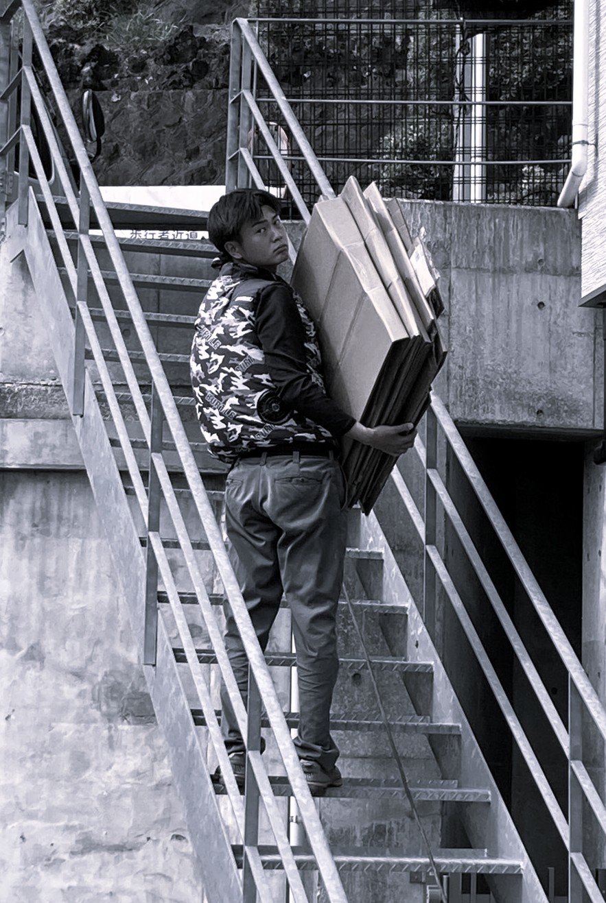 猛暑の中、現場で頑張るスタッフたち