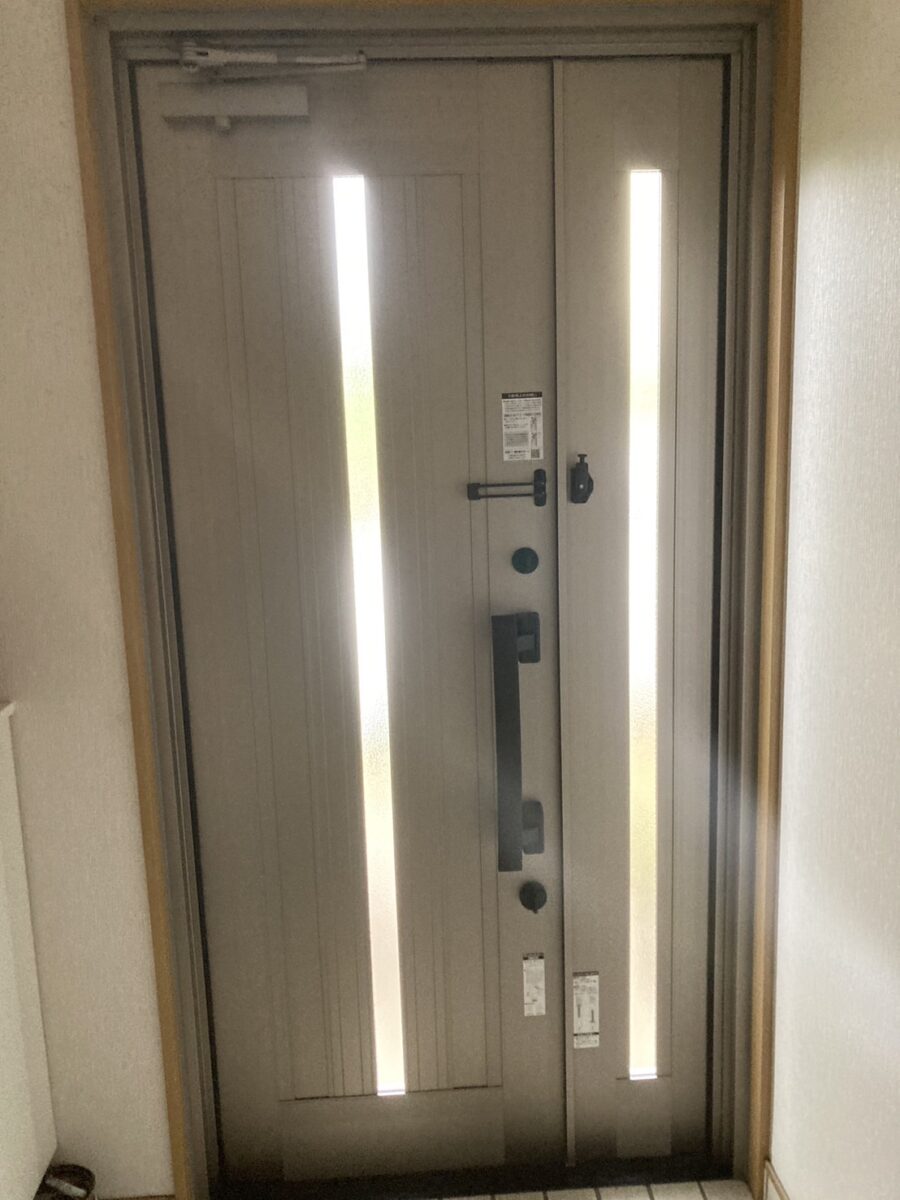 「防犯も、光も、わが家にぴったり。玄関から暮らしが変わる、リシェントの力。」